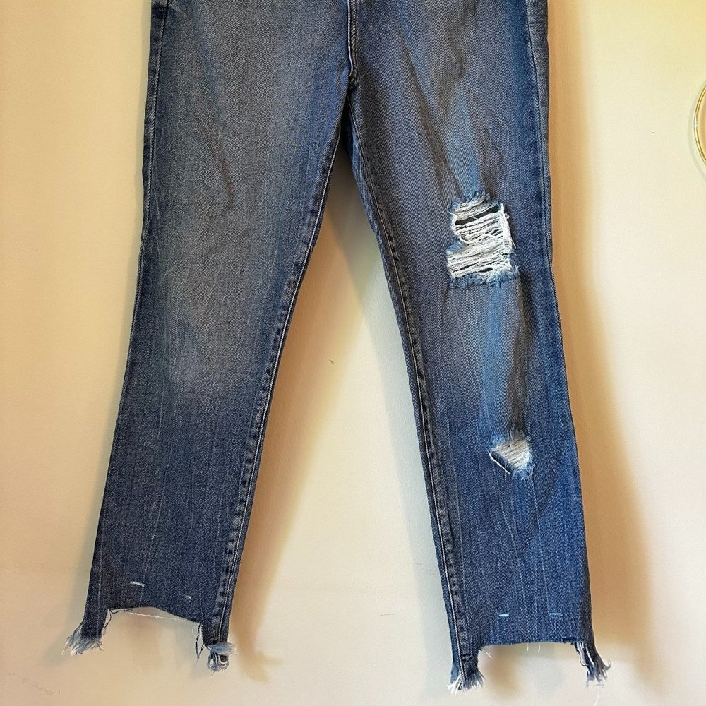 Retro 90's Distressed High Waisted Jeans